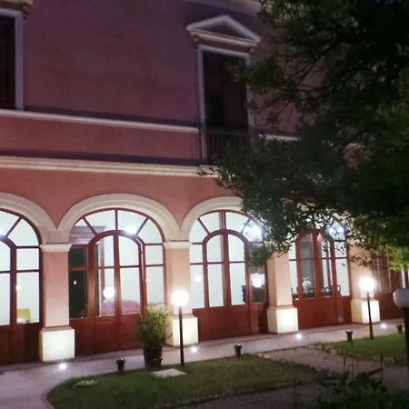 Bed & Breakfast Oasi Ottocento 3*